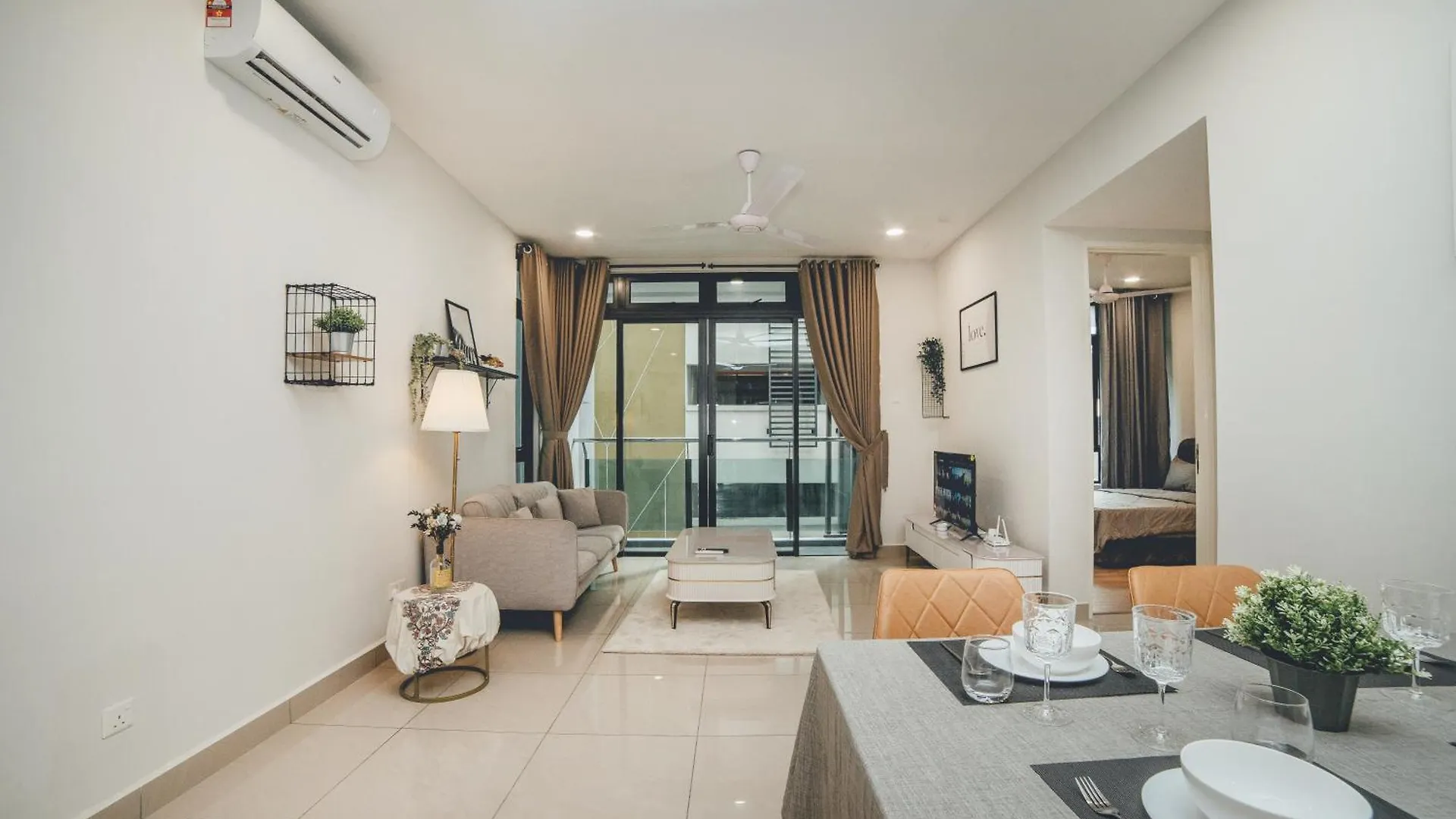 D Wah Retreat Botanika 3Br 8Pax Mahjong Table By Our Stay Johor Bahru Apartment